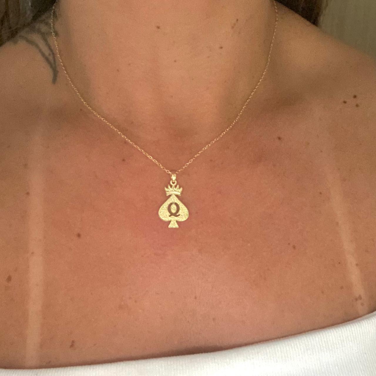 Colar dama com coroa banhado em ouro e prata - Imagem 3